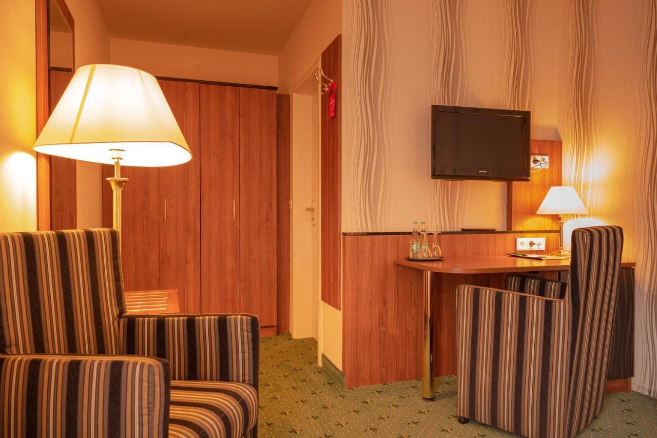 Alte Landratsvilla Hotel Bender Westerburg  Exteriér fotografie