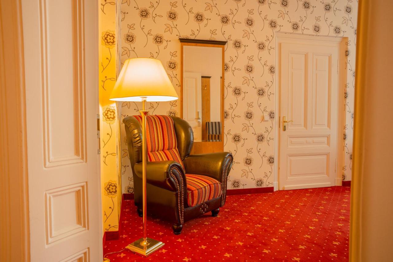 Alte Landratsvilla Hotel Bender Westerburg  Exteriér fotografie